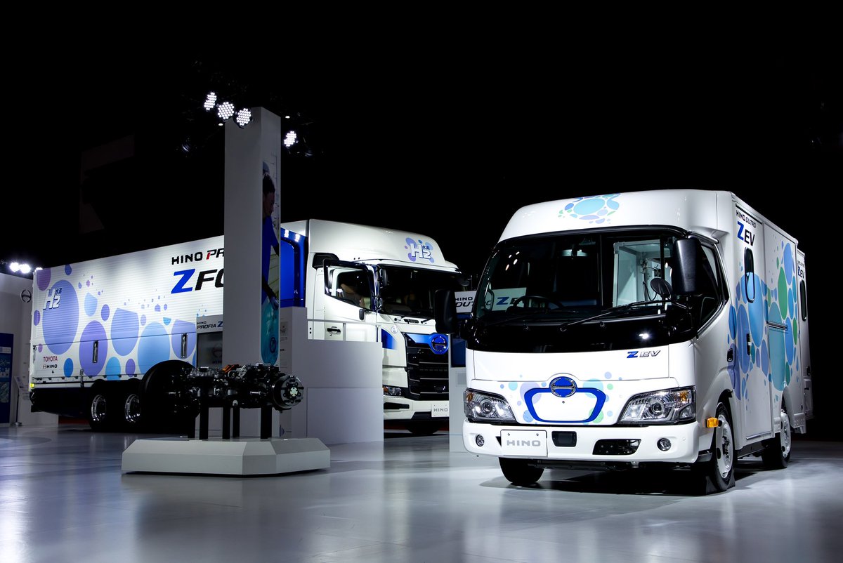 BondsSam's tweet photo. 2023.10.28 東京ビックサイト
JAPAN MOBILITY SHOW 2023
HINO DUTRO Z EV
HINO PROFIA Z FCV PROTOTYPE
展示車撮るなら、終演時が勝負なのは毎回変わらずですね。
#JAPANMOBILITYSHOW2023
#日野自動車 #HINO
#DUTRO #DUTROZEV
#PROFIA #PROFIAZFCV
#東京ビックサイト https://t.co/Qlcehi9KVM