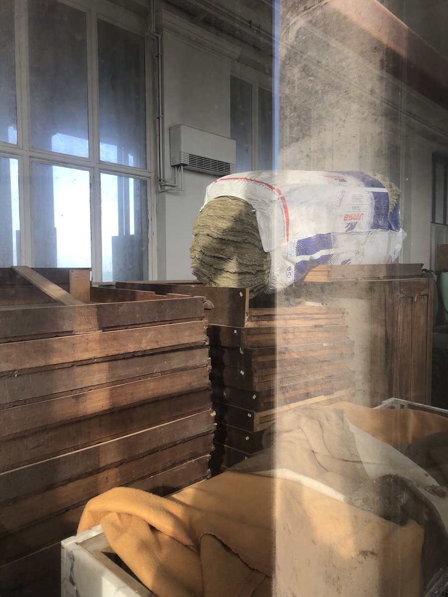 DroverYvo's tweet photo. Nog altijd zijn deze moordenaars sinds de jaren “70 #Glasvezel #Rollen opgeslagen in de gangen van de thermen #Schande ontelbare vrienden heb ik er weten aan sterven 💀 #Oostende https://t.co/YbGTYDBimZ