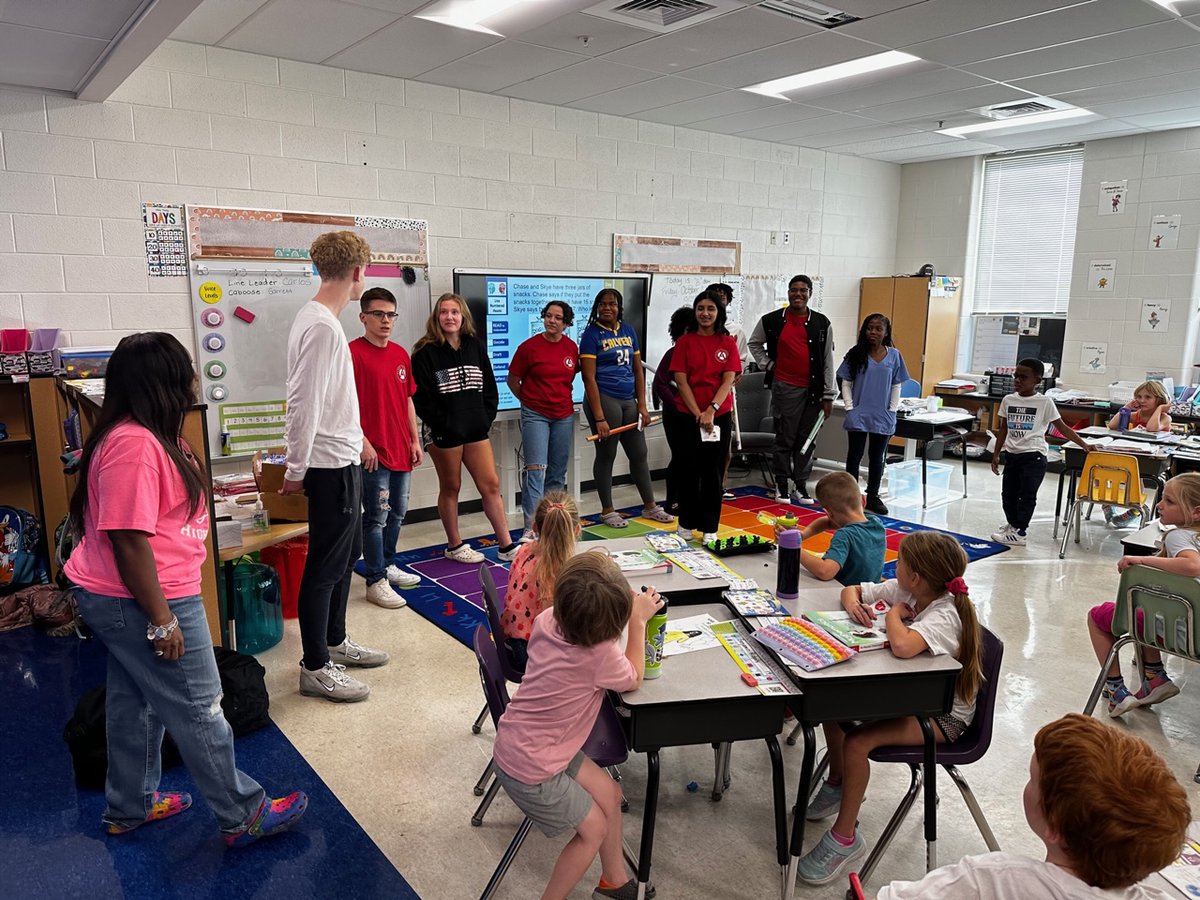 Thank you <a href="/THECalvertHigh/">Calvert High School</a> students for sharing books with our 1st and 2nd graders! <a href="/calvertnet/">Calvertnet</a>