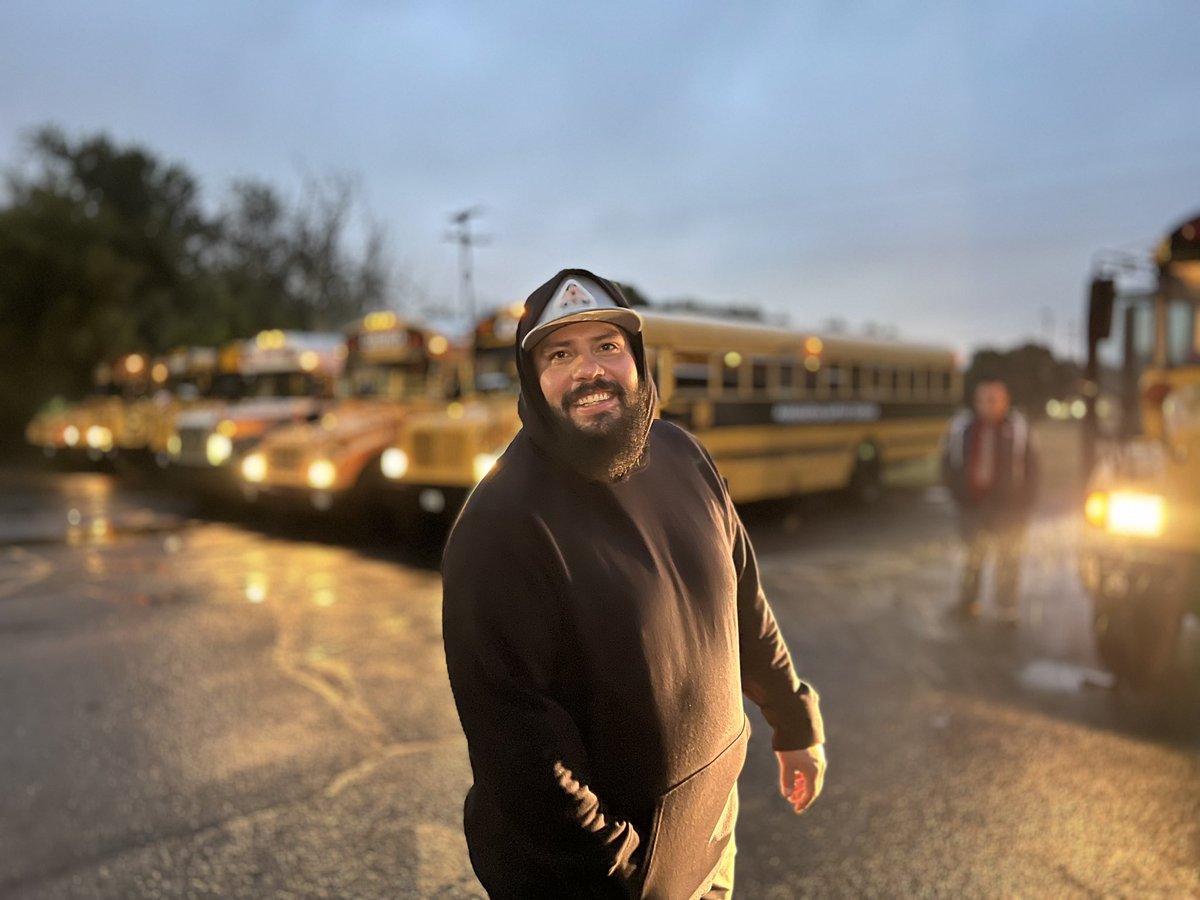 oldpathsjournal's tweet image. Was just texted one of the most beautiful sites on an early Sunday morning. Buses getting readied to pick up people for church #busministry #oldpaths