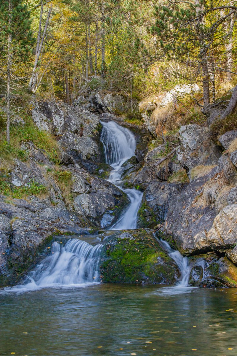 El riu Pollós al parc natural de les Valls del Comapedrosa, Principat d'Andorra.