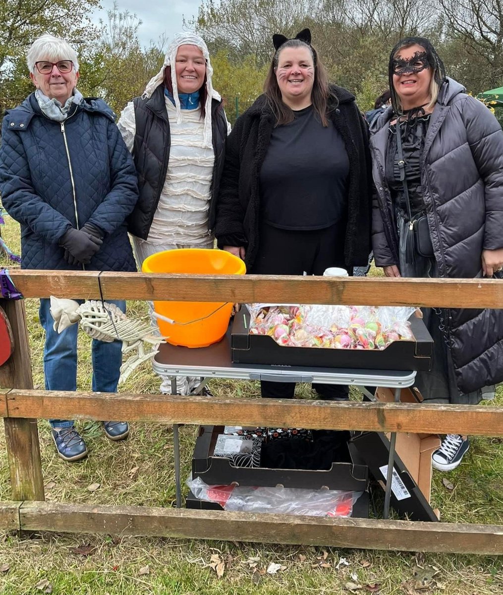 Thank you to everyone who came to see us at the pumpkin patch today at the Three Towns Growers fantastic Halloween event.  We gave out over 200 sweetie bags &amp; certificates to the kids that counted all the pumpkins in the whole Allotment.  
It was lovely seeing so many Busy 🐝 🥰