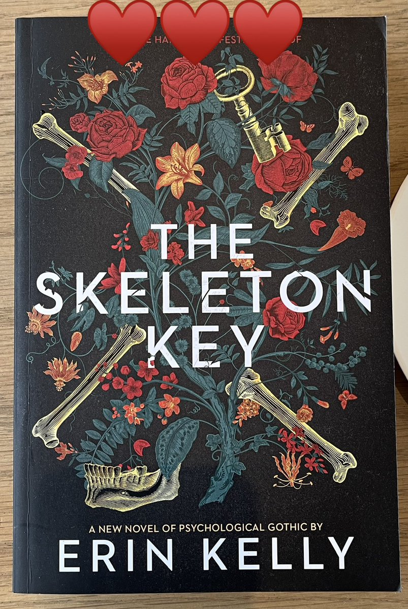 CathBax's tweet image. #Book90of104 #LancsReads2023 @LancsLibraries #BookTwitter
7/8 #OctReadingGoal
I remember the hysteria when the book #Masquerade was published in 1979 - it’s uniqueness got fans travelling the whole country to find the treasured hare. #TheSkeletonKey #ErinKelly has a similar tale