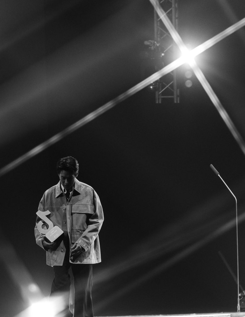 Billkin_Ent's tweet photo. Billkin ได้รับรางวัล Artist of the Year จากงาน TikTok Awards Thailand 2023 

ขอบคุณ TikTok Thailand และขอบคุณแฟน ๆ ทุกคนที่ร่วมส่งคะแนนโหวตให้ Billkin ได้รับรางวัล Artist of the Year จากงาน TikTok Thailand Awards 2023 🏆🧡

(2/3)

#BKARTISTOFTHEYEARTIKTOK
#TikTokAwardsTH2023
#Bbillkin
