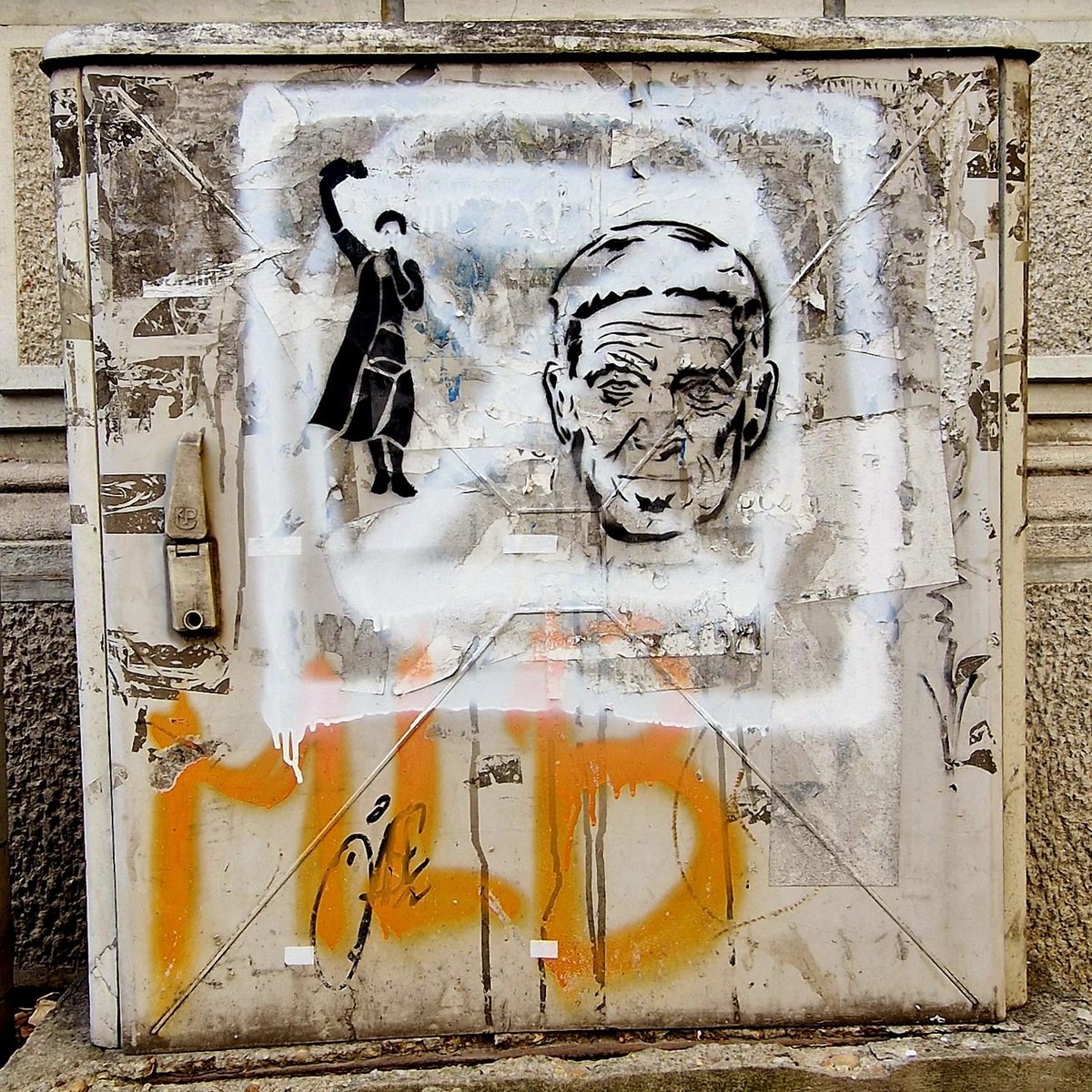 preslicavanje's tweet photo. "Kupujem sve moguće novine, gledam sve moguće TV programe, lunjam po bibliotekama i knjižarama, čitam, čitam, čitam, čekam, čekam da saznam i razumem šta nam se to desilo, ko smo sada. 
Ali, izgleda, moraću sam sebi to da napišem kako znam i umem."

https://t.co/TJMbAnCSfF https://t.co/b8IXoed96y