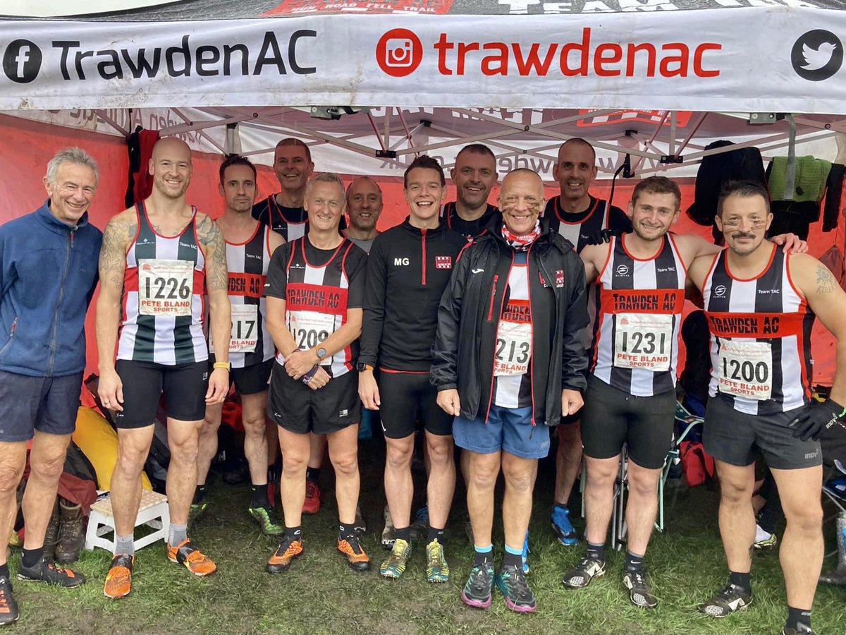 mickhughes75's tweet photo. What do you do on a fresh, autumn Saturday afternoon …         😂👌🔴⚪️⚫️ #crosscountryseason #redrosexcleague #trawdenac #teamtac https://t.co/9l31eOlvCr