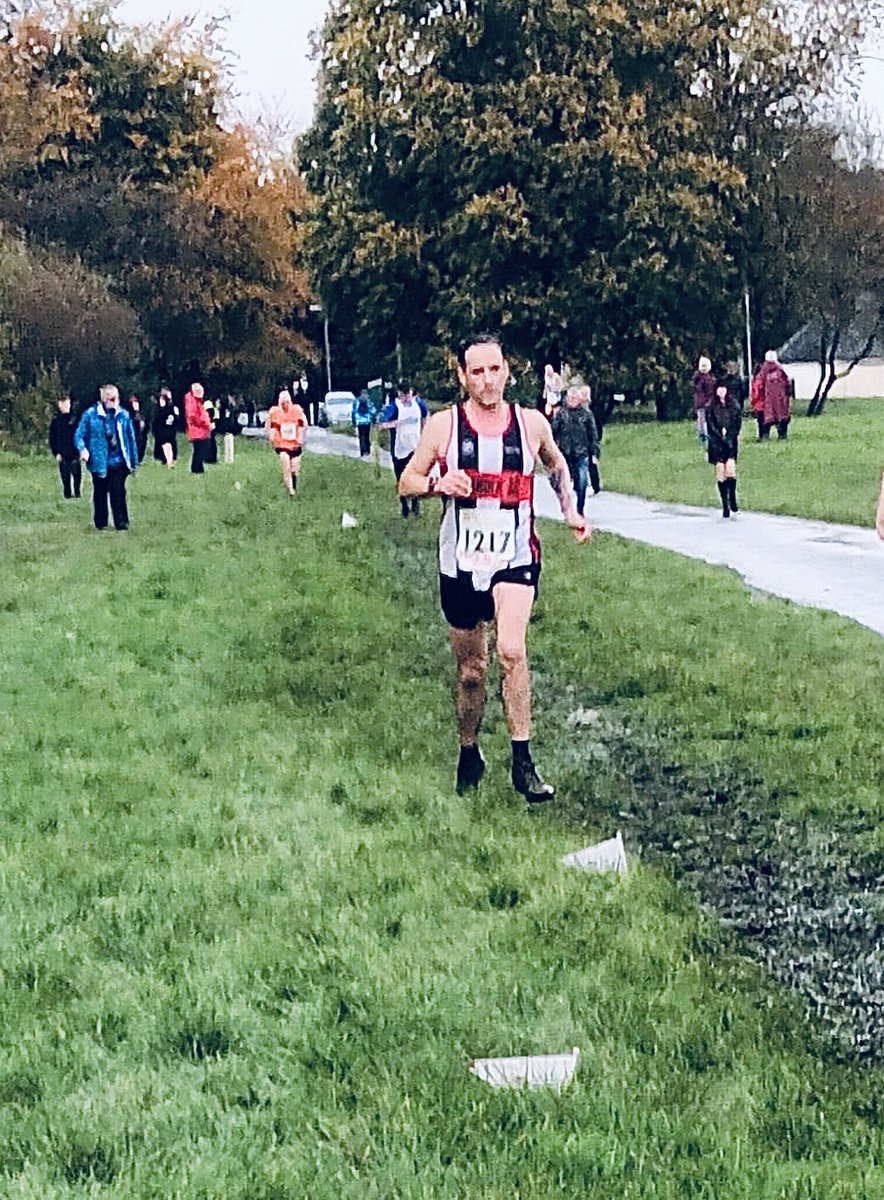 mickhughes75's tweet photo. What do you do on a fresh, autumn Saturday afternoon …         😂👌🔴⚪️⚫️ #crosscountryseason #redrosexcleague #trawdenac #teamtac https://t.co/9l31eOlvCr