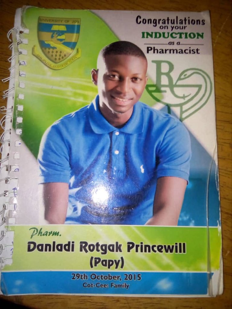 Papyy_'s tweet photo. It's 8 years being a Pharmacist..
Congratulations Papy..!!! https://t.co/OknrK6C1Bn