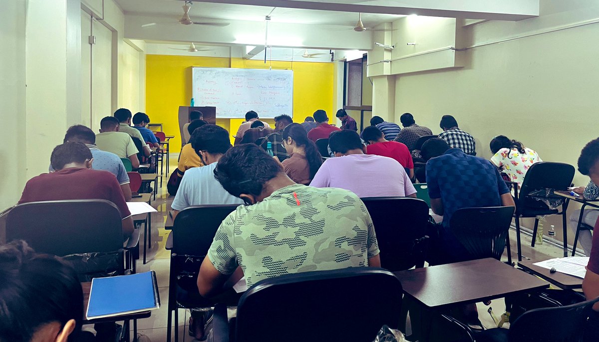 harshalpatil233's tweet image. ✍️Your ability to articulate your knowledge clearly and concisely will make all the difference in the UPSC exam.

Test 4 
Geography Test 1
28 Oct 2023
 #UPSC #AnswerWriting
