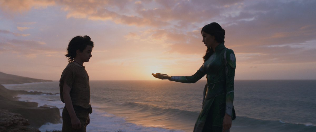 MarvelStory_'s tweet photo. Eternals ou l’un des meilleurs films du MCU, et malheureusement trop sous-côté. Chloé Zhao livre ici une superbe lettre d’amour à l’humanité avec un casting exceptionnel et des visuels époustouflants.

À vivre ce soir à 21h10 sur TF1. 📺 https://t.co/mLs0zuh6HW