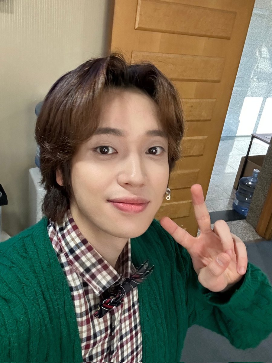 NIEL_ELNDENT's tweet photo. [📸] 230909~231029 뮤지컬 <킴즈>

막공 끝!
녜릭과 녤두리를 만나러 와 줘서 너~~무 고생 많았고 고마워!!
이번 공연도 함께여서 행복했어 ㅎ
이제 또 다른 캐릭터로 찾아올게!
언제가 될진 모르겠지만 ㅎ
오늘 저녁도 맛있는 거 챙겨먹어!!

#니엘 #NIEL #킴즈 https://t.co/ICxdS9vhSA