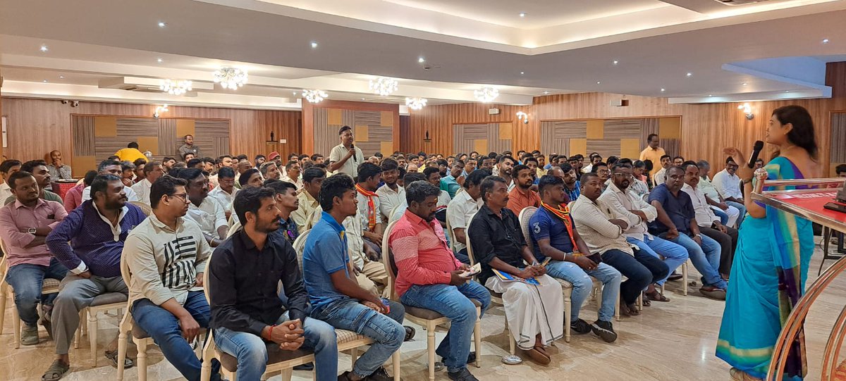 sbramkumar1's tweet image. நாம் தமிழர் கட்சி - தகவல் தொழில்நுட்ப பாசறை கோவை மண்டல சமூக ஊடகப் பயிற்சி பட்டறை,செயற்களம் கிளை கட்டமைப்பு பயிற்சி மற்றும் கலந்தாய்வு.
@_ITWingNTK

#NTKITWing #NTK #Seeman4TN