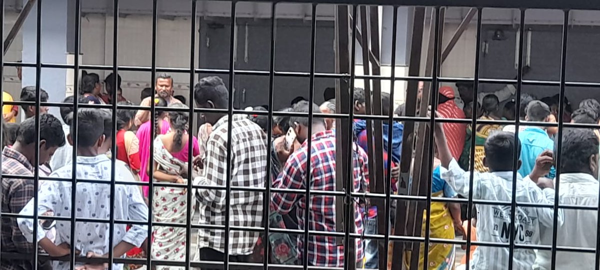 DBabu02017454's tweet image. నంద్యాల లో మామూలు అరాచకం కాదు స్వామి 👌🙏
మా బాలయ్యతో పెట్టుకోవడం తట్టుకోవడం మీ తరం కాదు రోయ్ 
#@NANDYALA
#BhagavanthKesari 
2 Nd week Sunday 
#RAMNATH THEATRE 
Matnee show family audiens
@Shine_Screens 
@AnilRavipudi 
@movies369