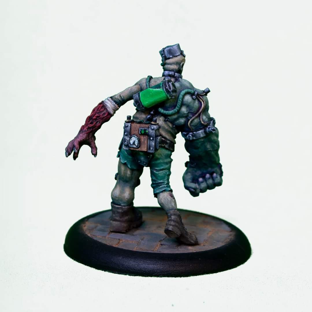 miniaturebrush's tweet photo. I had much fun painting kranky stein from @luxthantorminiatures 

#warmongers #Frankenstein #miniaturepainting #scalemodels #horror #tabletop #wargaming https://t.co/jqNsmbRi8p