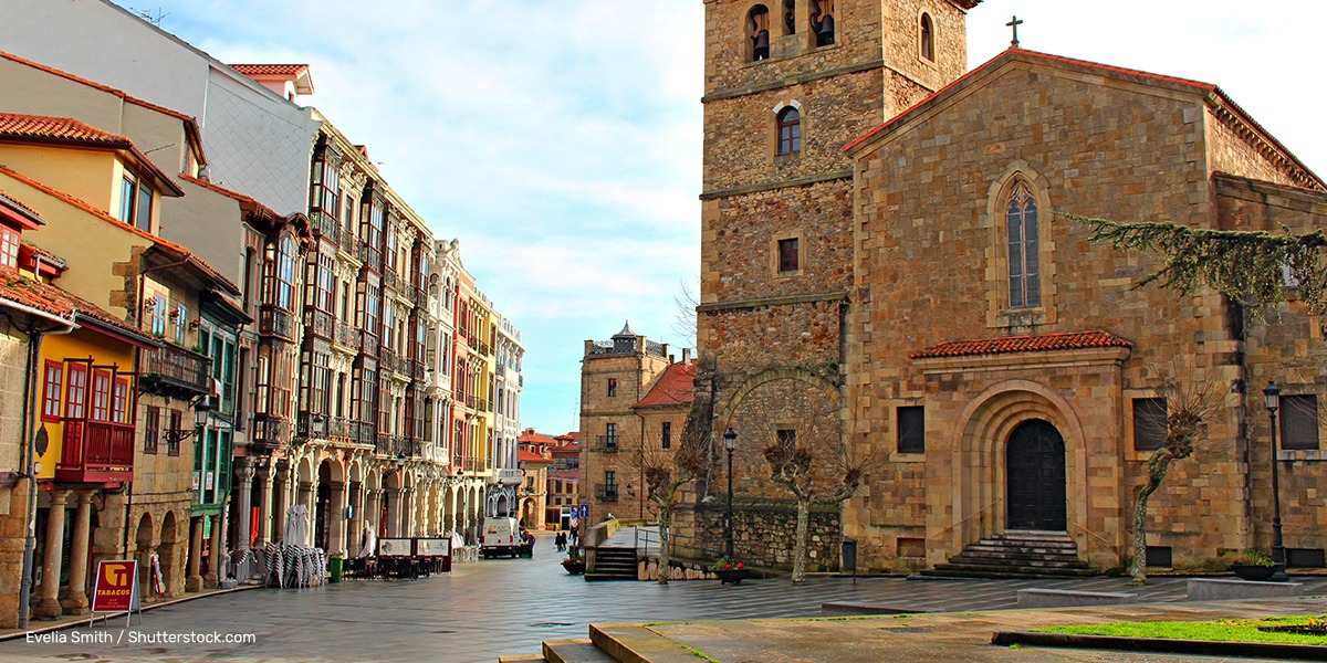 EspanaEnLatam's tweet photo. Our next stop is #Avilés! ▶️ Take a walk around its streets and gaze at the gorgeous architecture of its buildings... 😍
💡 Two interesting must-visits are the #NiemeyerCenter and the #ParqueFerrera! 🧡
👉 https://t.co/2ic9h7fz4P
#VisitSpain #SpainUrban @TurismoAsturias https://t.co/u6Ue5BVBbq