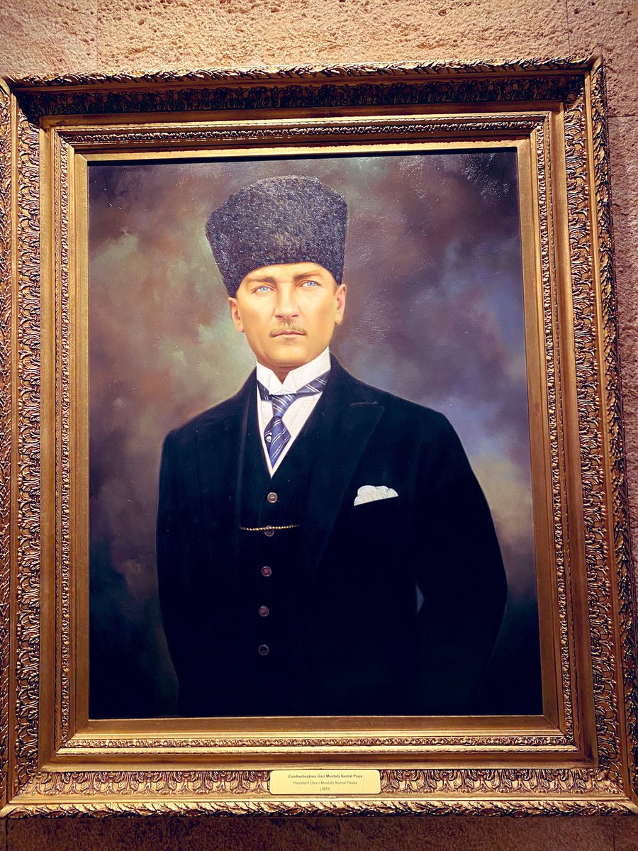Açtığın yoldan Daima Yürüyeceğime And içerim