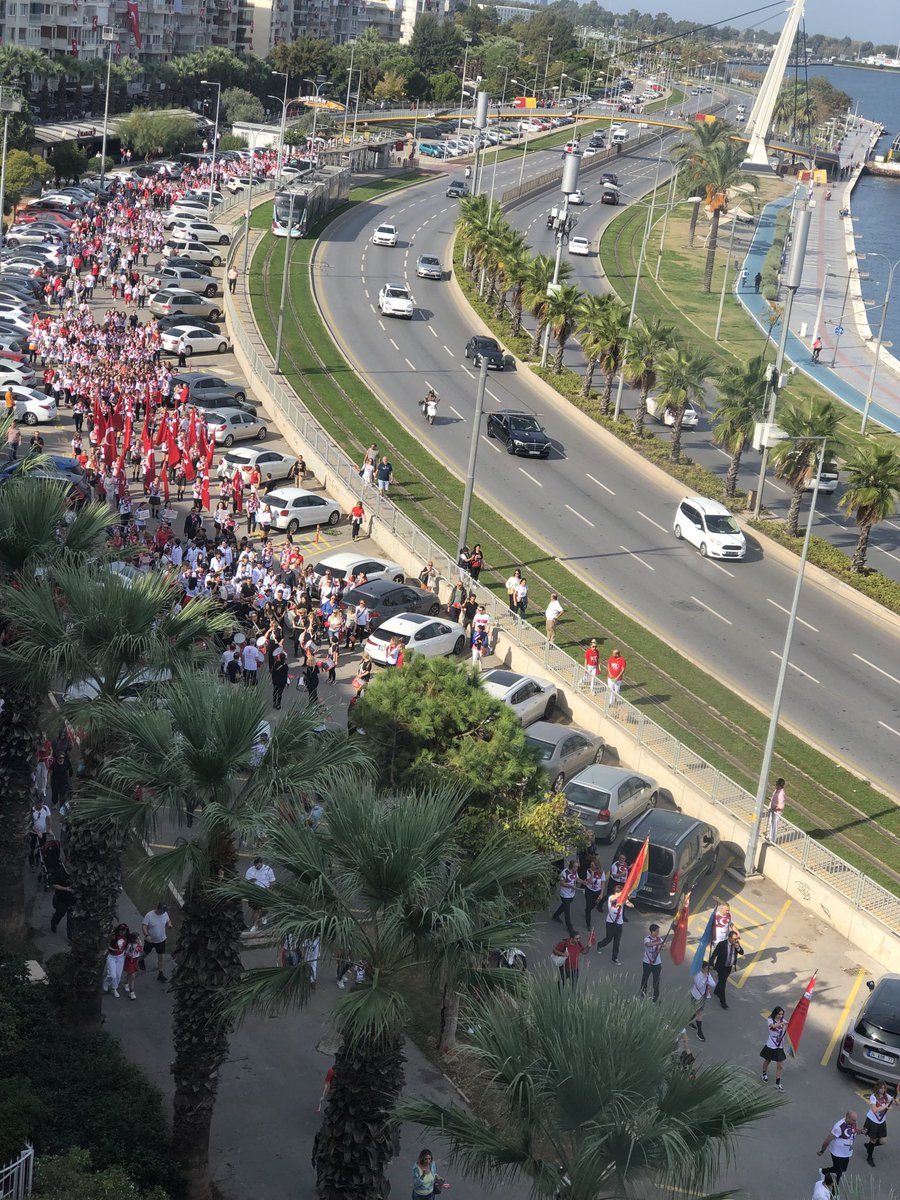 İzmir-Göztepe…
Cumhuriyetimizin 100. yıl dönümü kutlu olsun Türkiyem…🇹🇷♥️