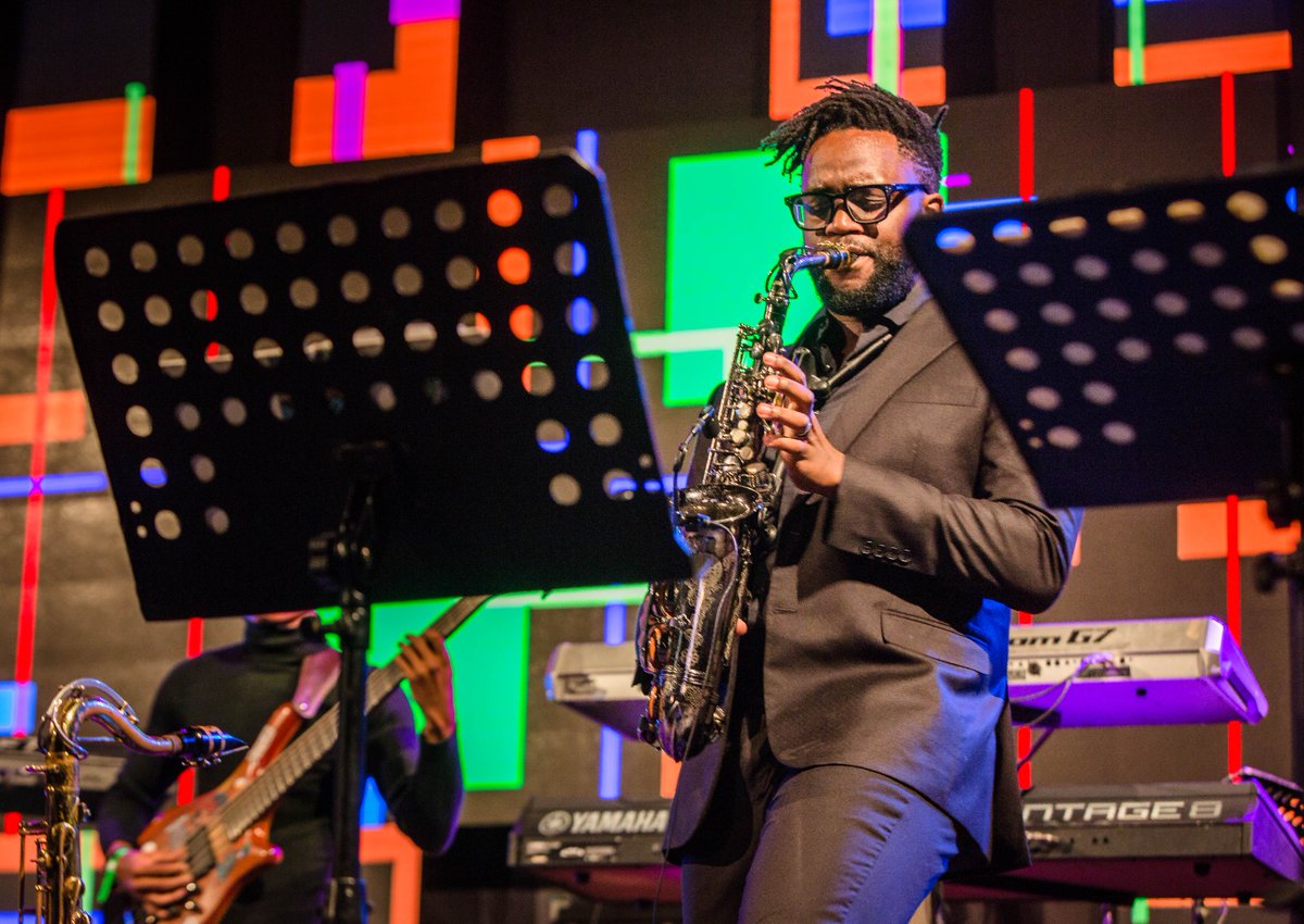 SafaricomPLC's tweet photo. @RAEventsKe From the smooth, sultry notes π·π€πΎ to the lively, energetic tunes πΆπ₯, their melodies resonated with every heart present, uniting us through the universal language of jazz. #NIJF #NIJFestival #JonathanButlerInNairobi https://t.co/ka5UsZiOGs