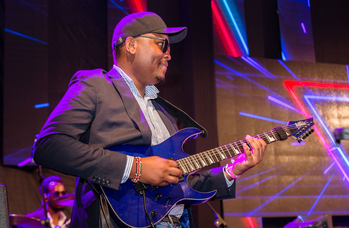 SafaricomPLC's tweet photo. @RAEventsKe From the smooth, sultry notes π·π€πΎ to the lively, energetic tunes πΆπ₯, their melodies resonated with every heart present, uniting us through the universal language of jazz. #NIJF #NIJFestival #JonathanButlerInNairobi https://t.co/ka5UsZiOGs