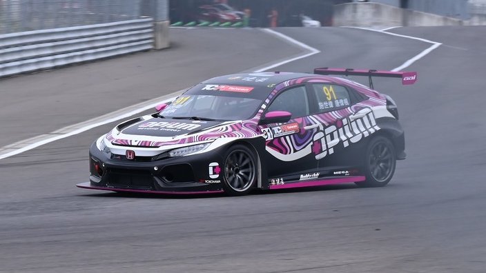 🌏 CHAMPIONS! 🏆 Shi Shiwei is the #TCRChineseTaipei champion as he and Shaun Thong beat AAI team-mates Kevin Chen &amp; Liu Weizhi to victory at Lihpao. AAI win the Teams’ title while Hondas lock out the top four spots.