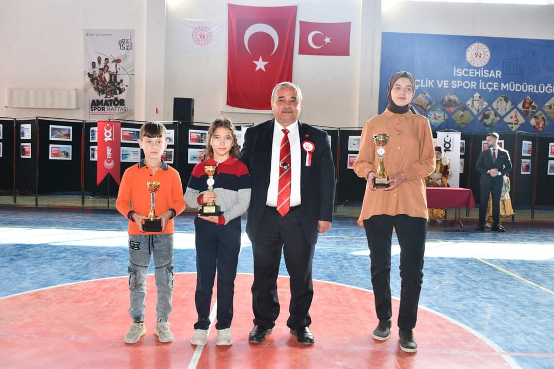 iscehisarbld's tweet photo. ŞANLI CUMHURİYETİMİZ 100 YAŞINDA! 🇹🇷
29 Ekim 1923'te kurulan Cumhuriyetimizin 100. yılını gurur ve coşkuyla kutluyoruz.
Yaşasın Cumhuriyet 🇹🇷
#100YAŞINDA #29Ekim #iyikivarsınTürkiye 🇹🇷 https://t.co/U57YWFB52f