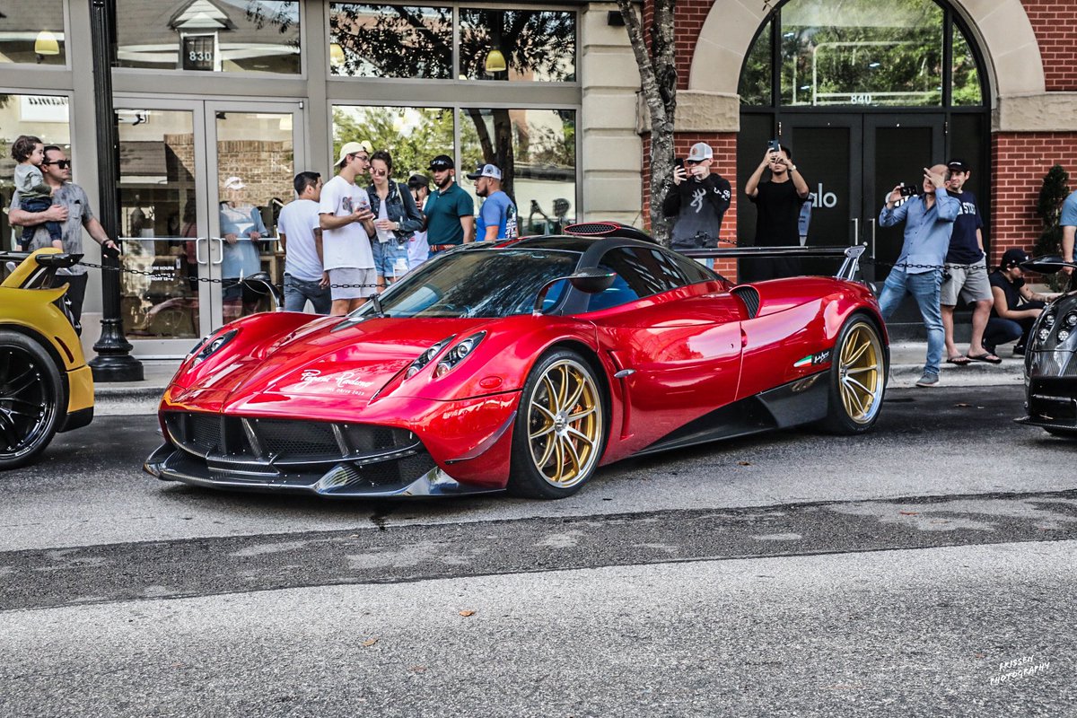 FrissenRacing's tweet photo. @PaganiAuto in Houston Texas https://t.co/vs43sEn0iG