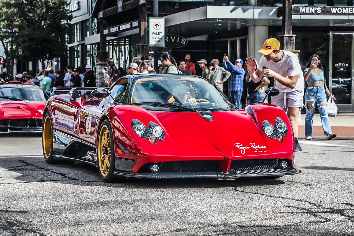 FrissenRacing's tweet photo. @PaganiAuto in Houston Texas https://t.co/vs43sEn0iG