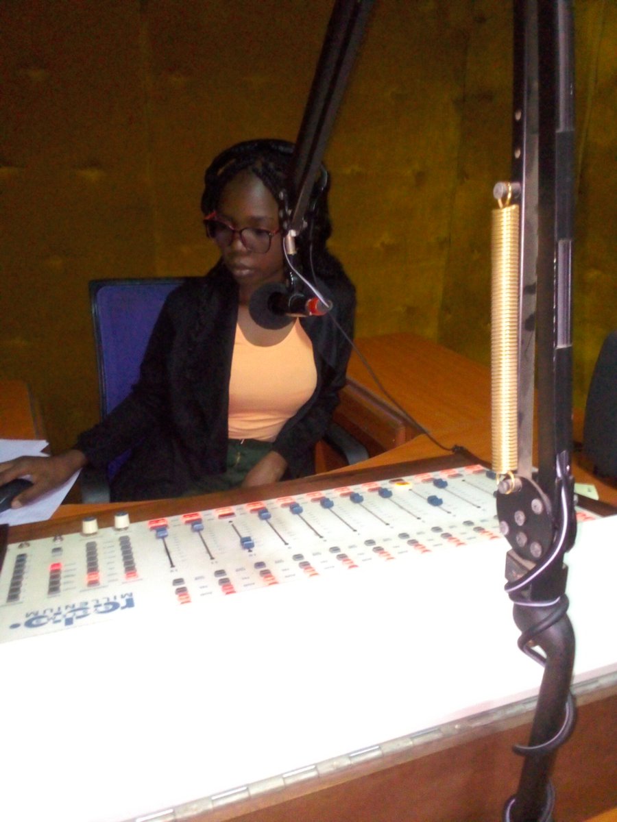 SKY1061FM's tweet photo. Machiegni wayud kanyakla mar odiochieng e #EasyTuesday ma kawuono chakore sani nyaka 4pm kod an Lucy Jack. 0756106106
#ButhoMokwe2023 https://t.co/f0WL7c1g3n