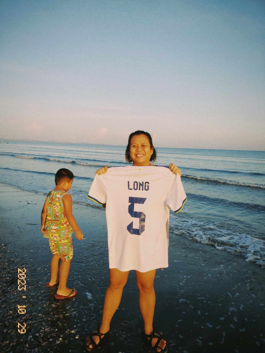 oks lang beh <a href="/_halimoriah/">Hāli</a> . labyu pa rin. as well as the rest of <a href="/PilipinasWNFT/">Philippine Women's National Football Team</a> . shot puno na lang pagtapos ng game niyo with Iran.