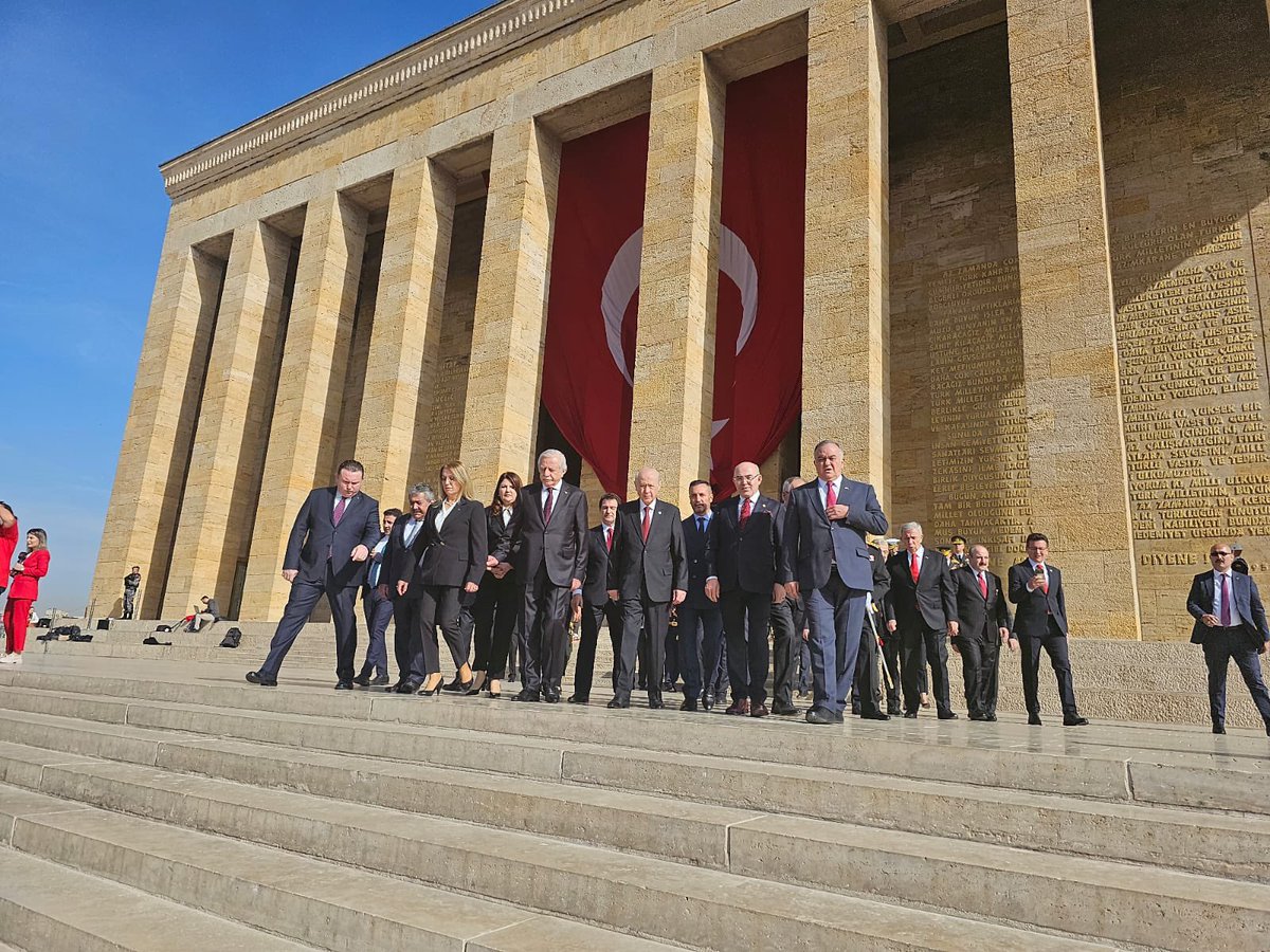 ayyildirim1's tweet photo. Liderimiz Sayın Devlet BAHÇELİ, Cumhuriyetimizin 100. yılı münasebetiyle Anıtkabir’de düzenlenen törene katıldı. https://t.co/JG9X0IAzDF