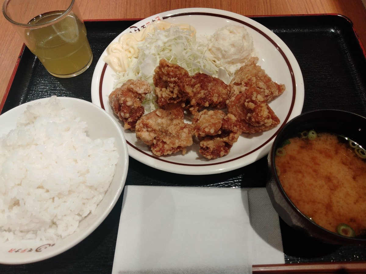 唐揚定食
草津PAでトイレ休憩と晩ごはん
草津JC、PAが激混みです😂