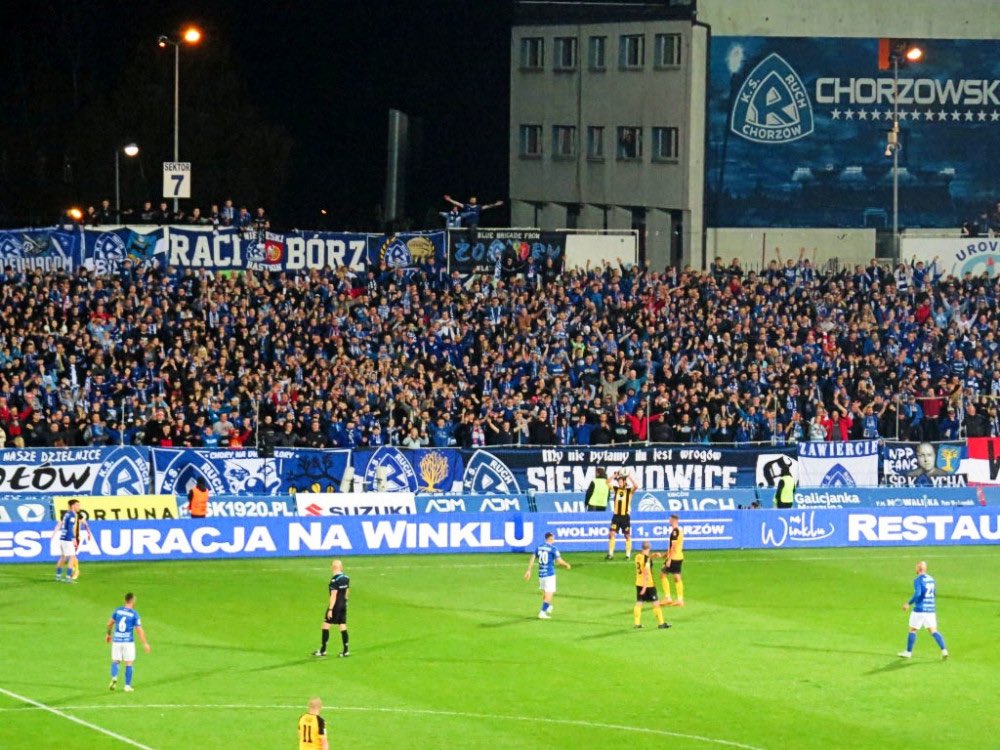 D1920Ruch's tweet image. Dzisiaj mija rok od ostatniego spotkania na Cichej 6… 🥺 pewnie prędko tam nie wrócimy.. 29.10.2022 Ruch Chorzów - GKS Katowice 1-0
#niebieskitt #RuchChorzow #Ruch