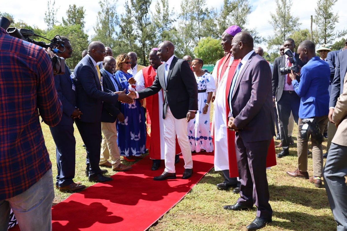 KipkoechKipkori's tweet photo. while he was away Murkomen roasted Cheragei and vice versa https://t.co/uCLLe5DD04