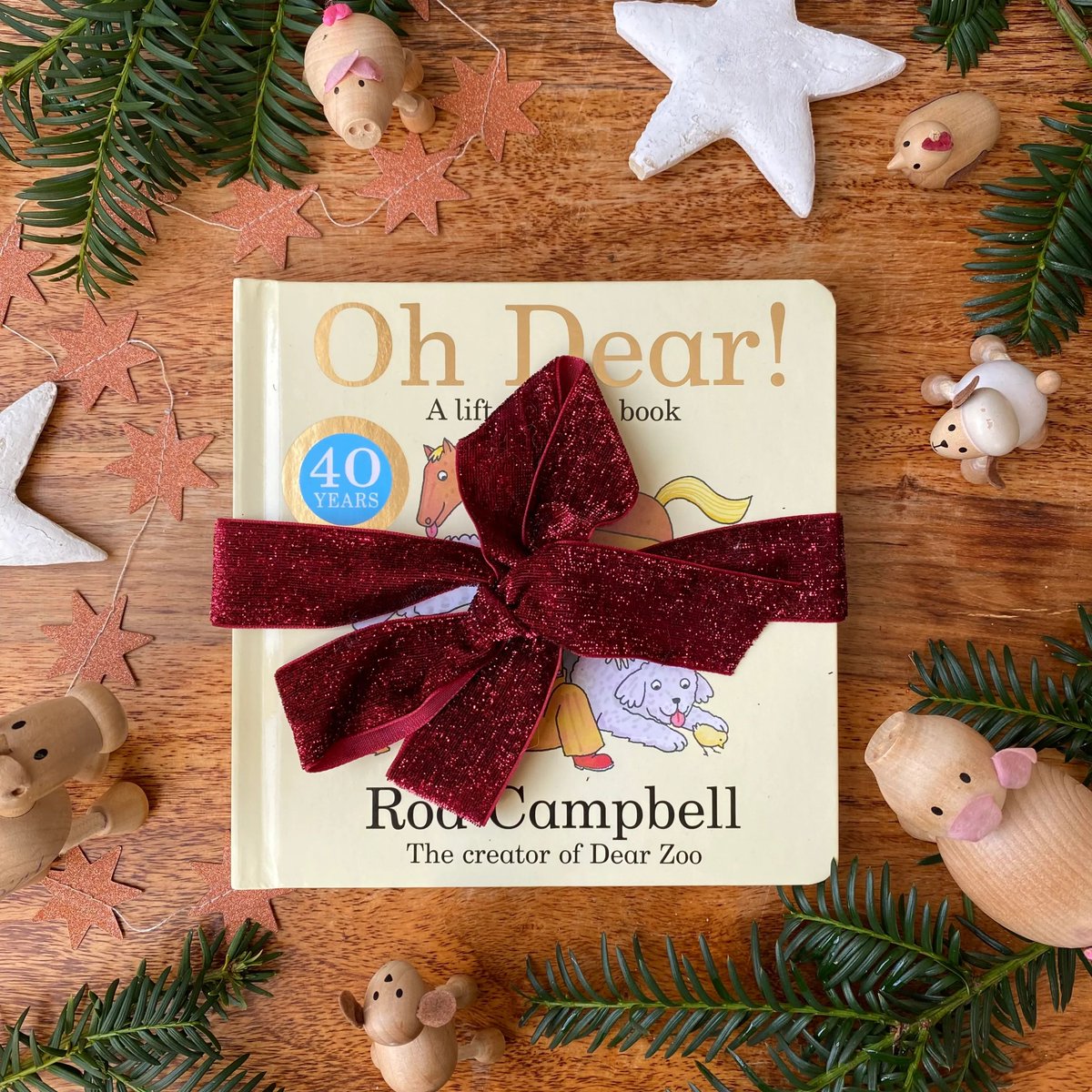 MacmillanKidsUK's tweet photo. The perfect stocking filler for farm loving preschoolers, celebrate 40 years of this lift-the-flap favourite from the creator of Dear Zoo! With bright artwork, catchy text and farm animals galore, itโs the ideal story for small hands #RodCampbell #lifttheflapbooks #boardbooks https://t.co/8ggKcP0Ern