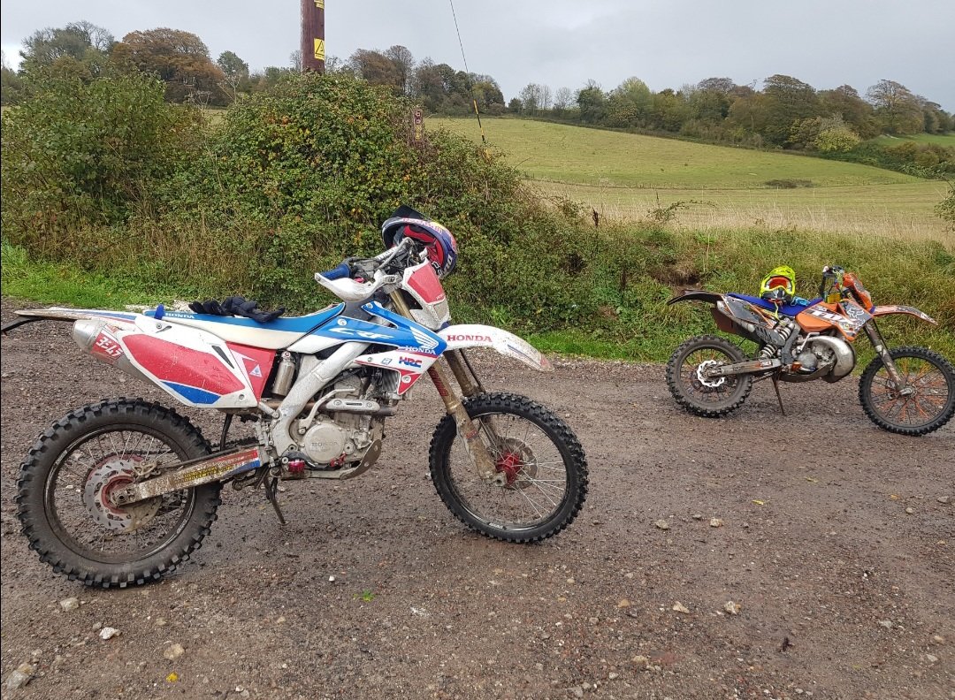 mushboy88's tweet photo. A couple of old shit kickers over on the Kent byways.. roll on next ride.. #mushboy88 https://t.co/Ogu5hjUq2C