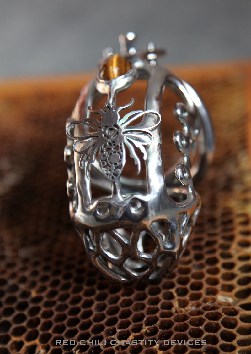 RedChiliDevices's tweet photo. Sales are opened for a few days ! 8 weeks turn around.
https://t.co/ReiNO6TRWU
Les ventes sont ouvertes !
---------------
Here a Safira cage customized in bee version, ordered by @Hydromel_Devot_it to honor its goddess @mel_hydro. https://t.co/RW8GE7PTQM