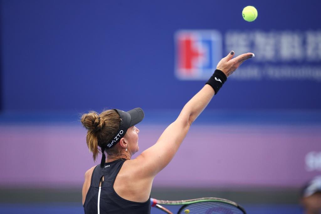 FIRST SET ✅

After a huge battle, Beatriz Haddad Maia goes 1-0 in Zhuhai final. 

#ShineInZhuhai #WTAEliteTrophy