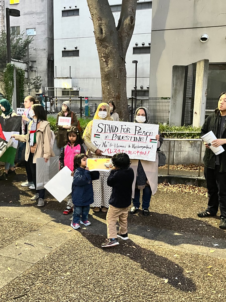 protestinsendai's tweet photo. #FreePalenstine #StopAttackGaza
#Sendai #仙台 #Oct29th
🇵🇸 ガザを攻撃するな! #パレスチナ 連帯デモ
集会には約150人が参加。雨のなか、デモには50人を超える飛び入りがあり、デモ解散点では200人を超えました。パレスチナ、シリア、バングラデシュ、ロシア、フランスなどたくさんの留学生も! https://t.co/O6T2oEfvfc