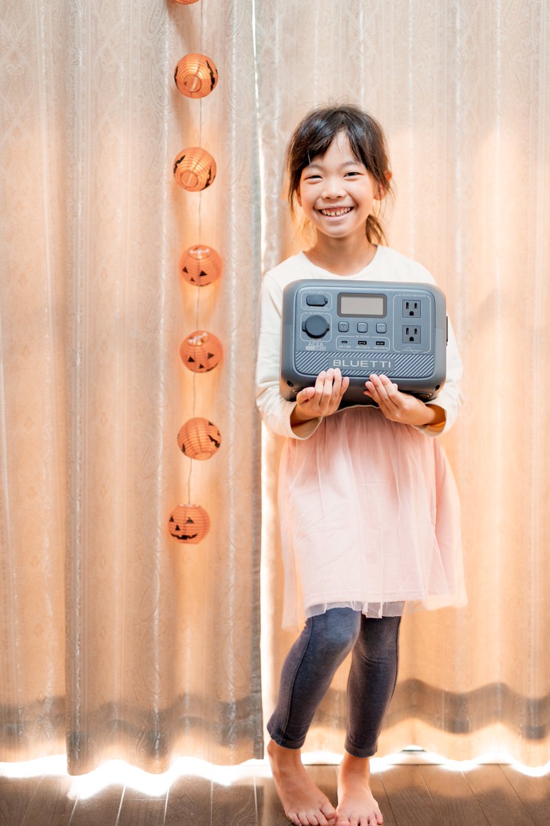 Carbby_gon's tweet image. Uちゃんでも持てるポータブル電源！🎃
ACシリーズの子供みたいでかわいいっ！🥺

#AC2A
#BLUETTI