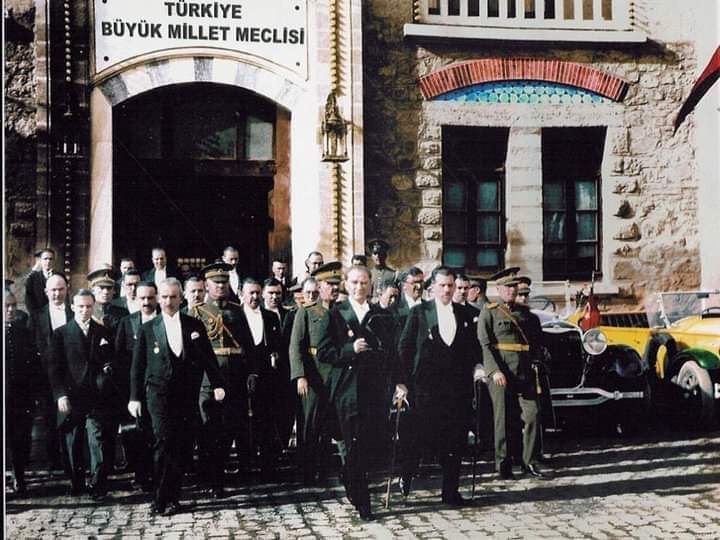 Cumhuriyet'in 100. yaşı kutlu olsun!

Yaşasın Cumhuriyet🇹🇷

#29EkimCumhuriyetBayramı 
#Cumhuriyetimizin100YılıKutluOlsun