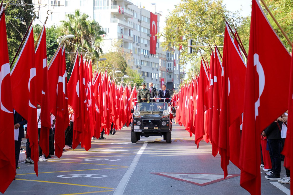 GSB_Antalya's tweet photo. #29EkimCumhuriyetBayramı'nın 100.yıl coşkusunu Cumhuriyet Meydanında düzenlenen geçit töreni ve çeşitli gösterilerle kutladık.  

Cumhuriyetimizin ilanının 100. yıl dönümünde başta Gazi Mustafa Kemal Atatürk olmak üzere kahraman ecdadımızı saygı ve rahmetle anıyoruz. https://t.co/v2GlCHNpag