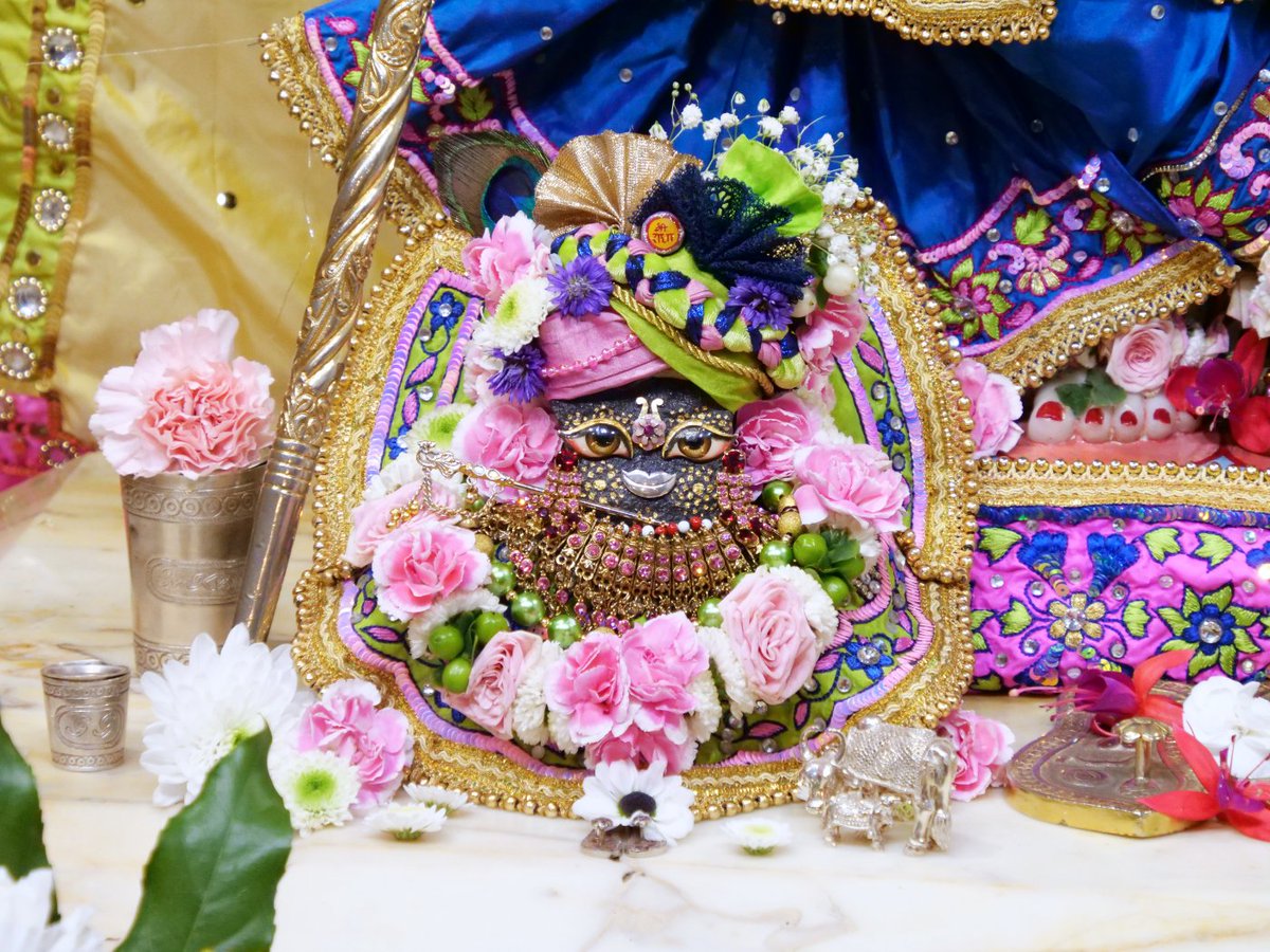 iskconlondon's tweet photo. Today's Deity darshan in Palace Gardens outfit #girigovardhan #gauranitai #jagannath #baladev #subhadra #srilaprabhupada #deities https://t.co/7LNacLxvW8