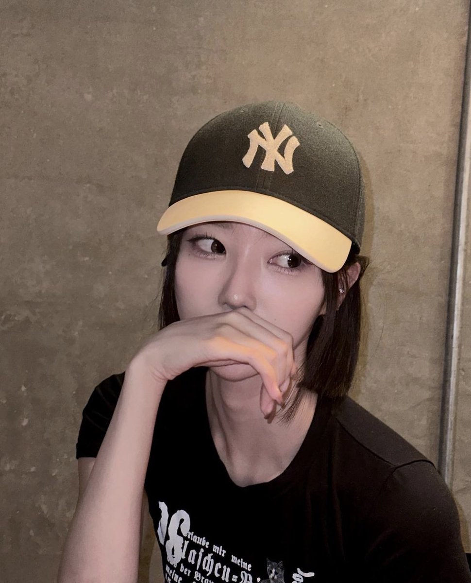 IrrisUpdates's tweet photo. ❀ ‘25.10.23’ lucirliv—🎞new post
« Sponsored My Love Ball Cap 👻
#MLBKOREA #MLBCREW #MLBCAP #MLBHats #MLBBallCap #HatsCordy #HatsRecommended #CapHats #BallCapHats #BallCapFashion #BallCapCoDie #BallCapRecommendation »
› 🦢
————————————
#IRRIS #아이리스 #LIV #리브 https://t.co/RL9op1a6Wn