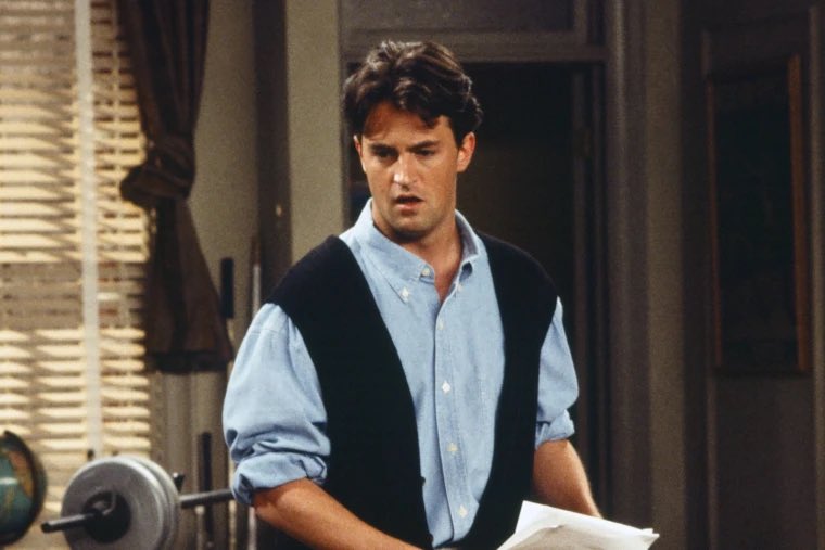 _KarlQ's tweet photo. You have no idea how much you healed people with your performance. 
With your comic genius.
You’ve left a legacy on screen. 
This one has hit hard.
Thank you Matthew (Chandler).
Rest easy. 

🕊️💔

#mattewperry https://t.co/jNX7wFoo9Y