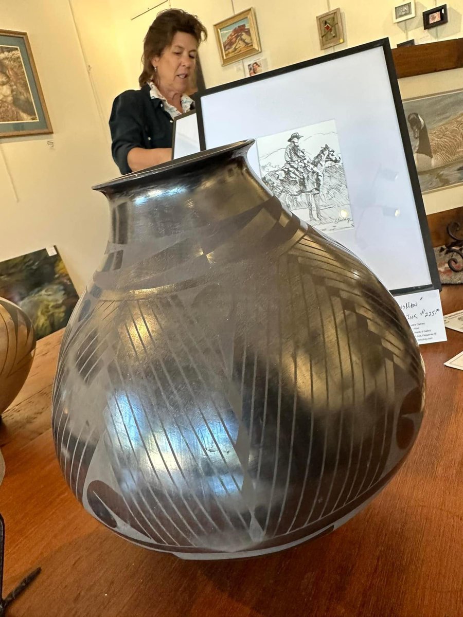 totallytucson's tweet photo. Hoo hah! On the road again. Drove to Patagonia AZ for brunch yesterday. Delicious omelettes at #GatheringGrounds. On our walk thru the 2-block town we discovered a new gallery owned by former Hollywood stuntwoman/artist, Kat Cudney. Colibri Art Studio/Gallery. 1.25hrs fr/Tucson https://t.co/oYyNwL01Xi