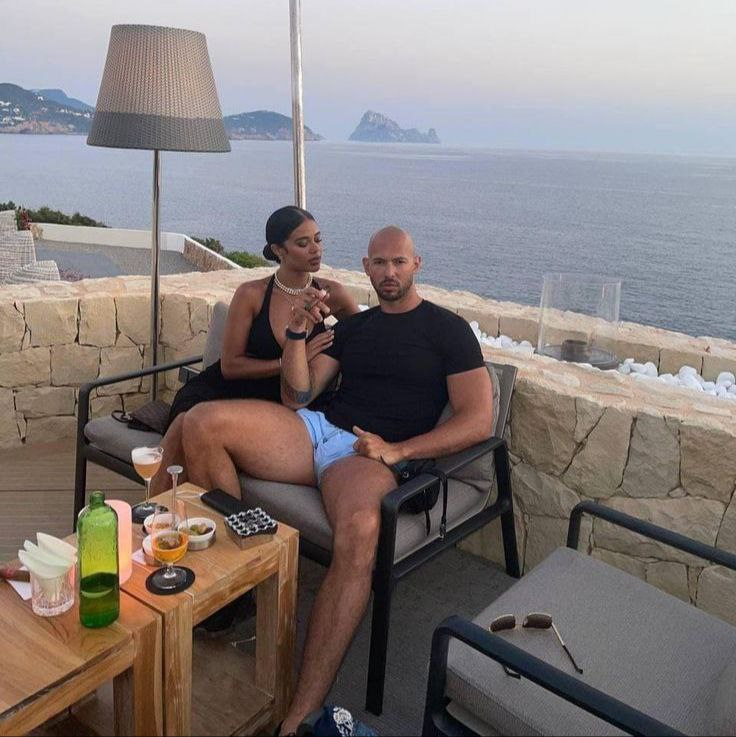 DivineManhood's tweet image. It took me 9 years to learn this, I’ll teach it to you in 3 minutes:

1.  No one’s coming to save you. Get up and be your hero.