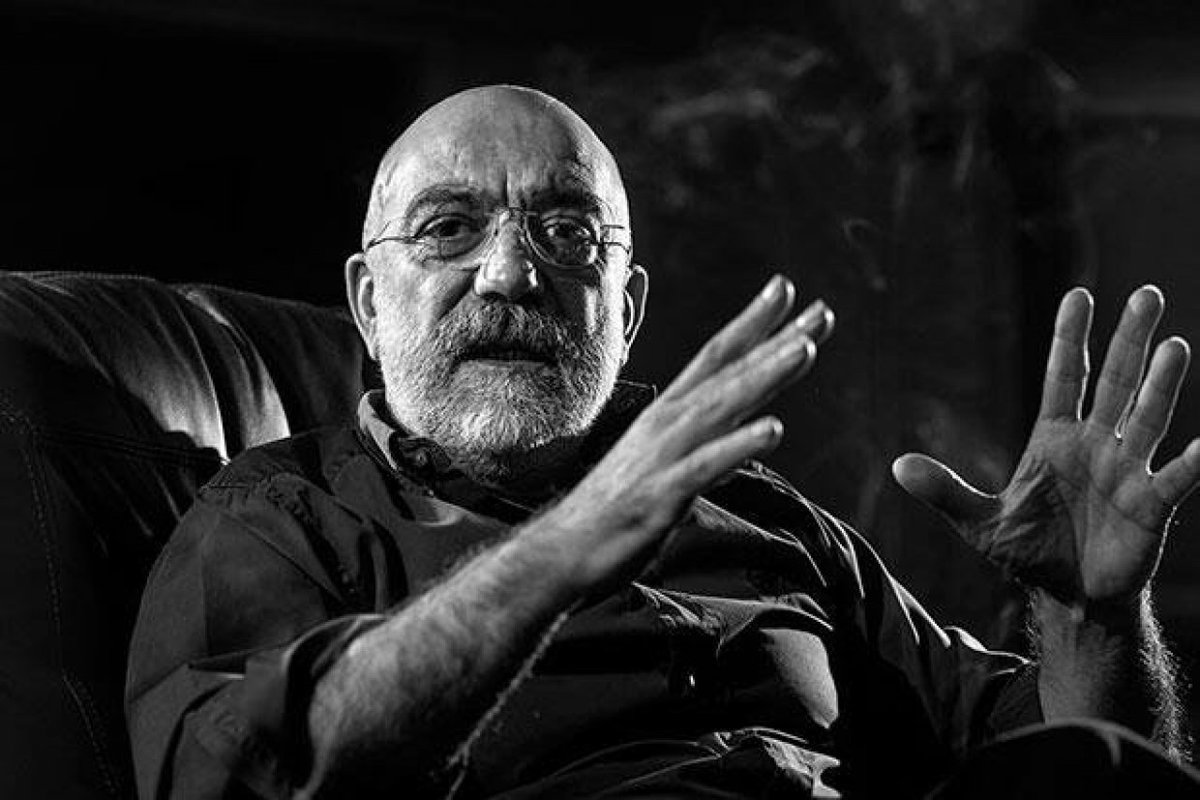 Ahmet Altan: Yüzyıllık cumhuriyet başarılı mı başarısız mı?

Ahmet Altan, Süddeutsche Zeitung gazetesi için Cumhuriyet’in 100’üncü yılını yazdı: 

“Bir cumhuriyetin başarılı olması için aynı zamanda demokratik olması gerekir. Türkiye cumhuriyet ama “demokrasisi” yok. Demokrasisi