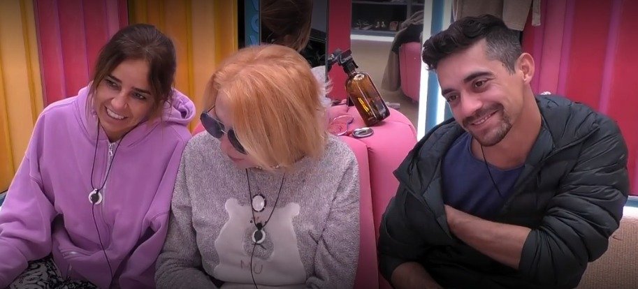 Ammri_ta's tweet image. A Javi se le ve mucho más cómodo con el team naranja que con el azul
#GHVIP29O