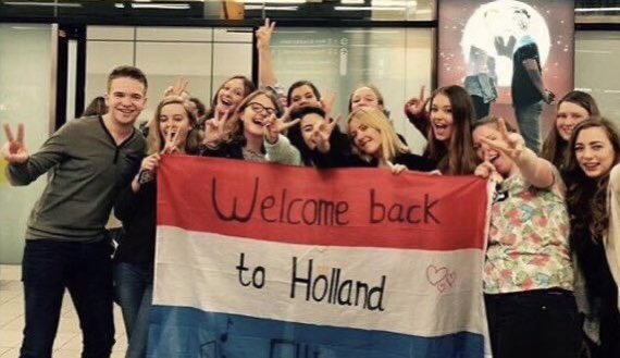 herminecornish_'s tweet photo. @elliegoulding Here’s a throwback from (almost) 8 years ago,  I’ve never stopped supporting you! Can’t wait for your show + m&amp;g tomorrow ☺️ https://t.co/9719owZlyD