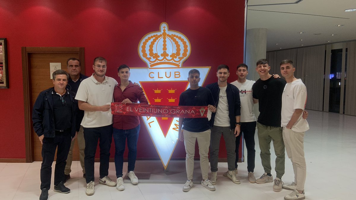 el21grana's tweet photo. Ayer, durante el partido Real Murcia vs. Linares, El Veintiuno Grana Grúas Tomi F.S. estuvo presente en el palco presidencial del Enrique Roca de Murcia, gracias al campeonato de Liga Fepemur 2022/23 cosechado el pasado 7 de junio.

Gran jornada y sobre todo, gran victoria. https://t.co/rtVkS2DJkK